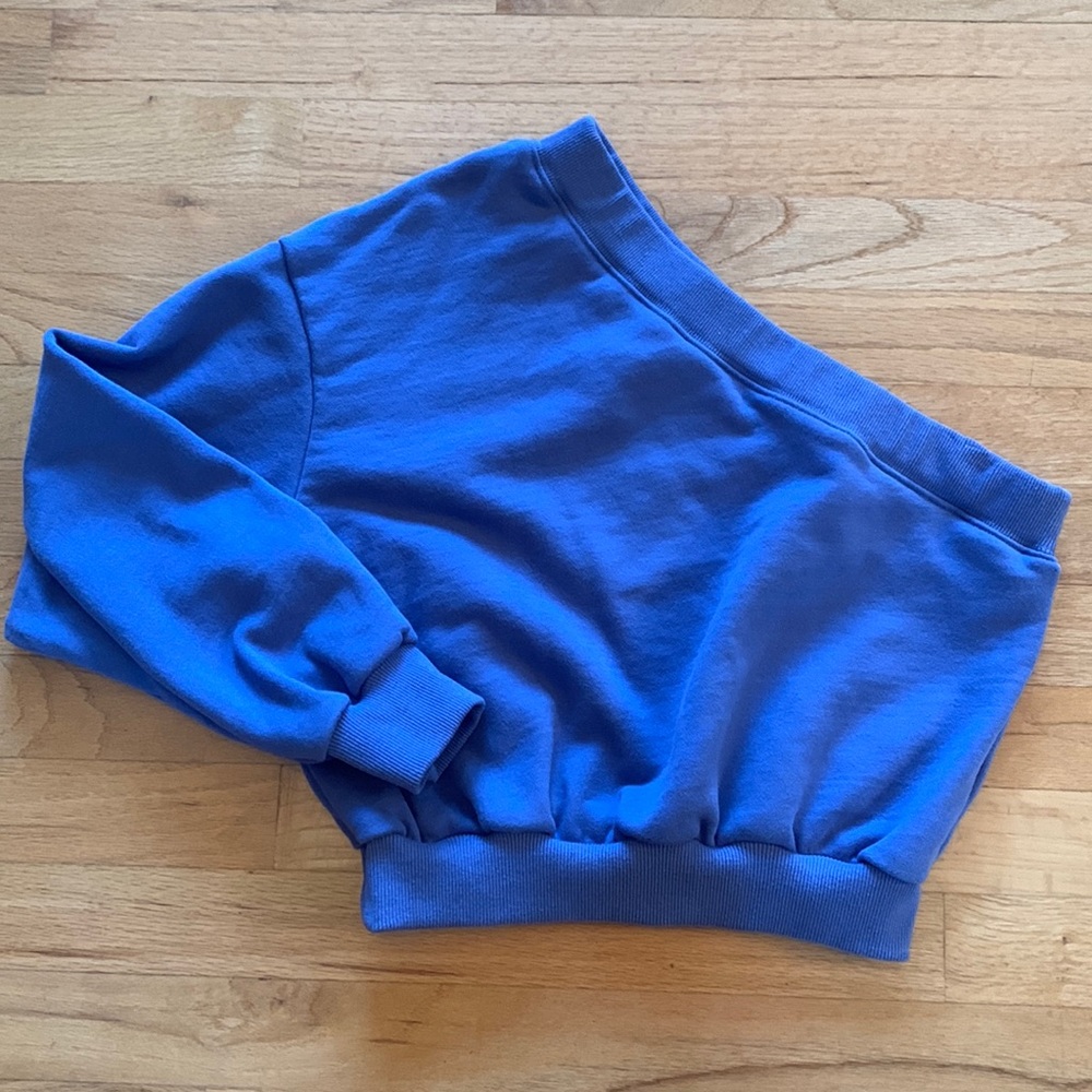 One shoulder sweatshirt